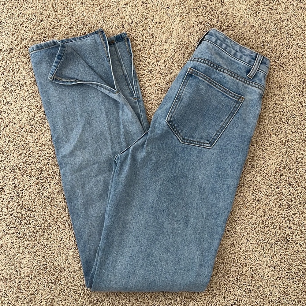 Prettylittlething White Wash Split Hem Jeans (4) - image 4